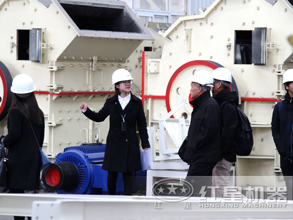 客服參觀購(gòu)買(mǎi)機(jī)制砂生產(chǎn)設(shè)備