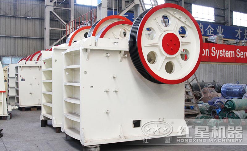 碎石場設(shè)備——顎式破碎機(jī)