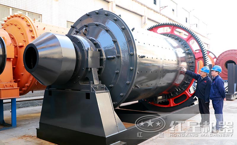 技術(shù)人員調(diào)試棒磨機