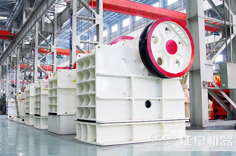 HD110顎式破碎機(jī)進(jìn)行初級(jí)破碎