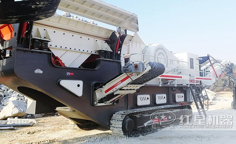 履帶式移動破碎站履帶行走性能穩(wěn)