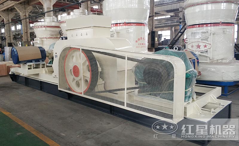 紅星對(duì)輥破碎機(jī)生產(chǎn)車間