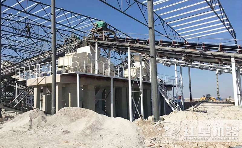 砂石場(chǎng)加工鵝卵石的設(shè)備都有哪些？配齊一套生產(chǎn)線需要多少錢(qián)